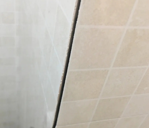 睢宁瓷砖空鼓维修公司分享阳台瓷砖脱落的修复过程可以分为以下几个步骤