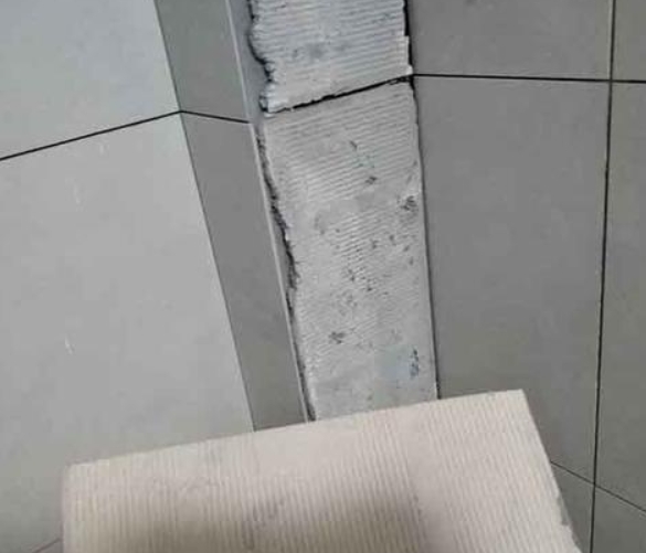 睢宁瓷砖空鼓维修公司分享下厨房瓷砖脱落的补救措施。